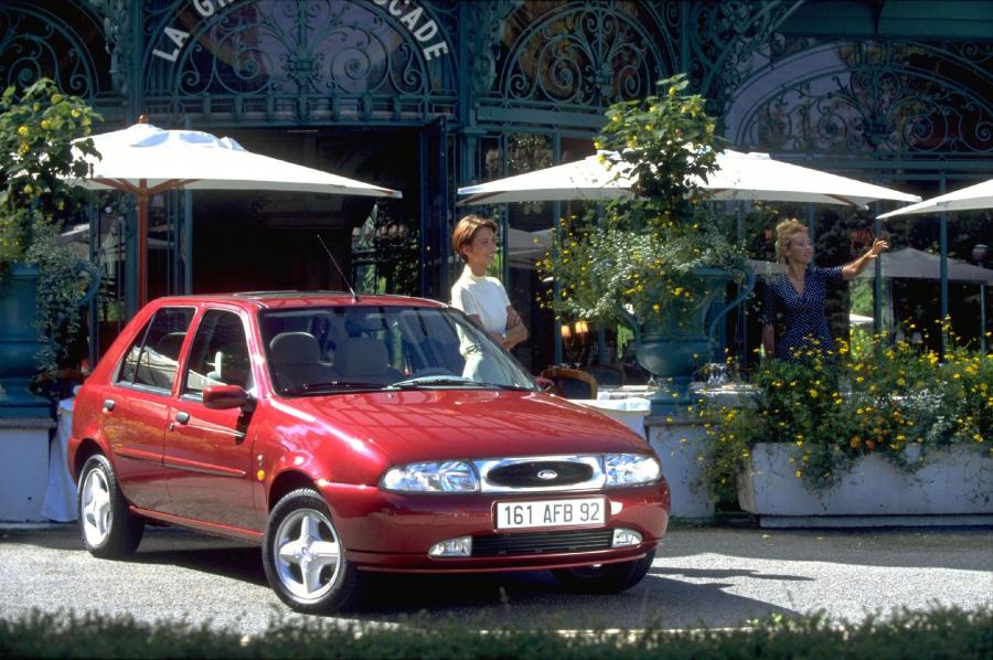  Ford Fiesta 1996 года  (фото 28 из 53)